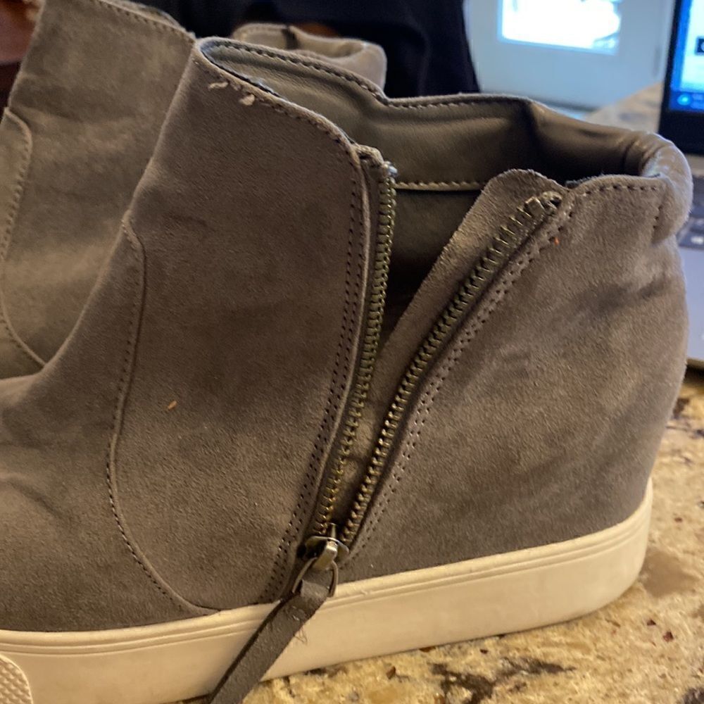 Universal Thread Woman’s Bootie Sneaker - Picture 2 of 6